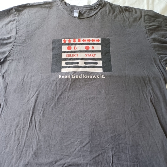 2 T-Shirt Bundle 2x American Apparel Serpent Woman and Nintendo Graphic - Picture 9 of 16